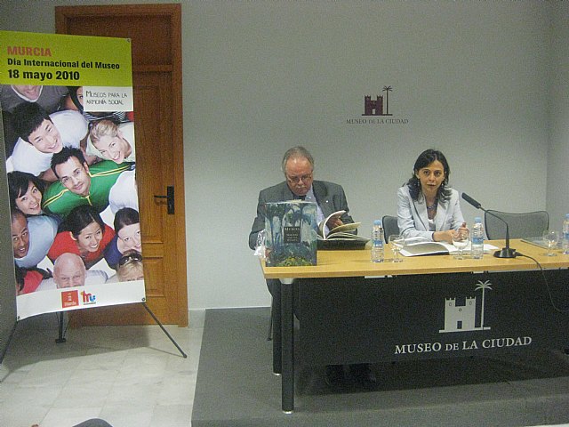 Un libro recoge cuadros y textos sobre la huerta murciana - 1, Foto 1