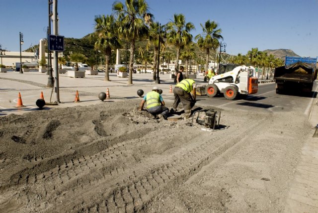 Adaptan a minusválidos el paso cebra de Héroes Cavite - 1, Foto 1