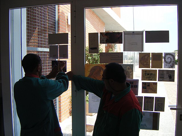 El centro ocupacional “José Moya” acoge la 1ª exposición de arte postal que se celebra en Totana en la que han participado “mail artistas” de 13 países - 2, Foto 2