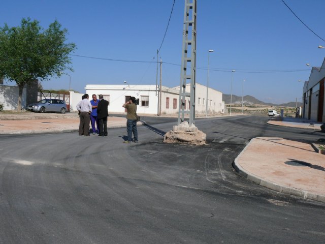 El Ayuntamiento invierte 130.000 euros en las obras de urbanización del Polígono Industrial Municipal del Cerro del Castillo - 2, Foto 2