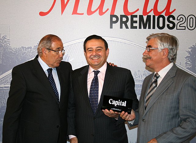 El proyecto del Aeropuerto Internacional recibe el ‘Premio promoción’ por su contribución al progreso de la Región - 1, Foto 1