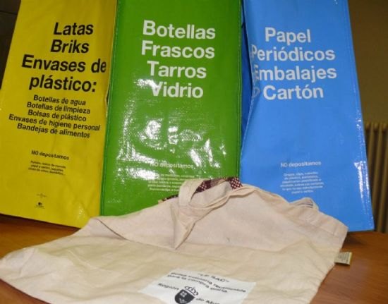 La concejalía de Medio Ambiente recuerda a los ciudadanos que pueden adquirir la bolsa reutilizable solidaria “LE SAC”, Foto 1