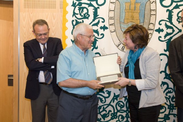 La alcaldesa agradece los servicios prestados a los jubilados de este año - 3, Foto 3