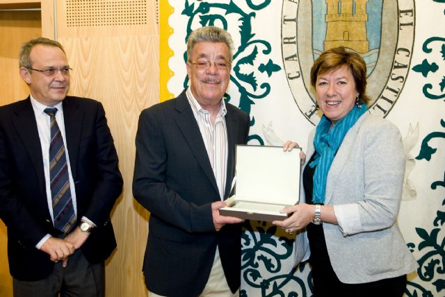 La alcaldesa agradece los servicios prestados a los jubilados de este año - 4, Foto 4