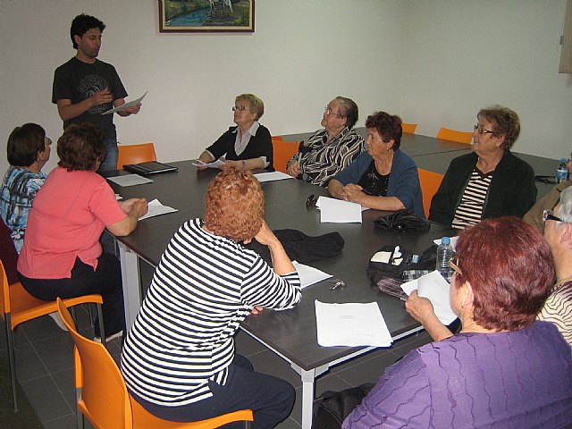 Arrancan los talleres formativos  en los diferentes Centros Municipales de Personas Mayores de la localidad - 1, Foto 1
