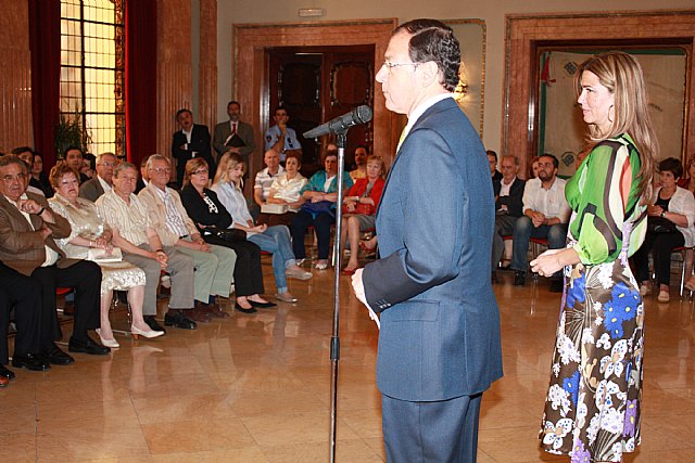 El Alcalde agrade la dedicación a Murcia a los 52 funcionarios que este año han puesto fin a su carrera en el Ayuntamiento - 1, Foto 1