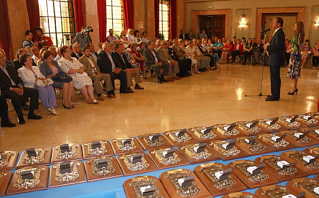 El Alcalde agrade la dedicación a Murcia a los 52 funcionarios que este año han puesto fin a su carrera en el Ayuntamiento - 2, Foto 2