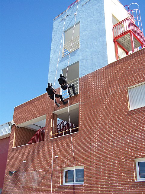 La Unidad Policial de Rescate y Operaciones Especiales realiza en Águilas unos ejercicios de entrenamiento - 2, Foto 2