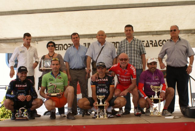 Más de un centenar de ciclistas participan en el Memorial Julián Hernández Zaragoza de Puerto Lumbreras con el que se ha celebrado el 35 aniversario de la Peña Ciclista - 3, Foto 3
