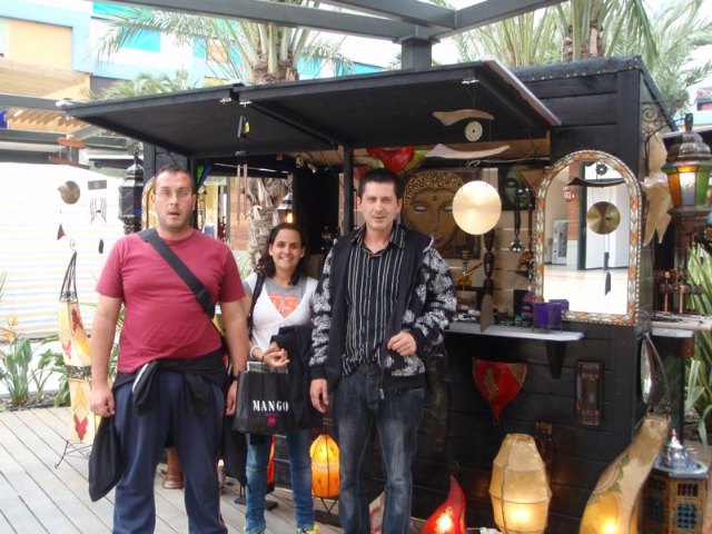 Los usuarios y profesionales del SAP visitan un centro comercial de Lorca - 1, Foto 1