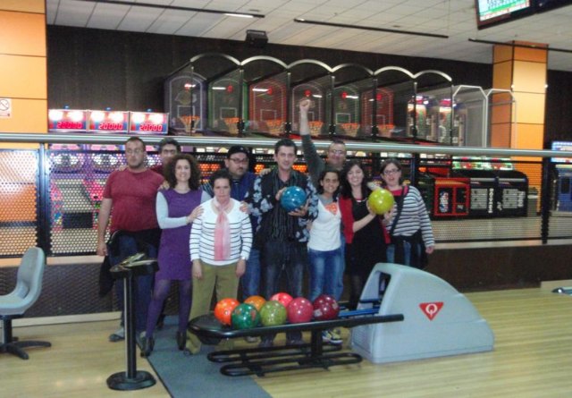 Los usuarios y profesionales del SAP visitan un centro comercial de Lorca - 3, Foto 3