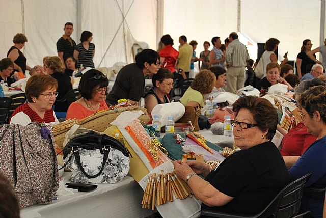 El XI encuentro de encajeras de bolillo reúne en San Pedro del Pinatar a más de 100 artesanas - 1, Foto 1