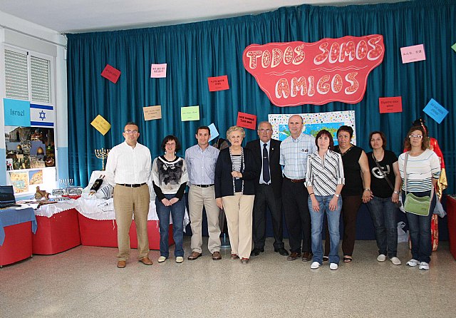 El colegio San Francisco inicia su semana cultural con una exposición sobre 12 países - 2, Foto 2