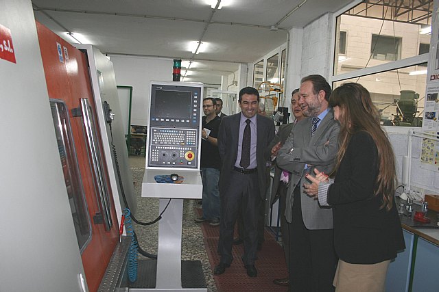 Sotoca apuesta por la cualificación de los trabajadores como vía para salir de la crisis - 3, Foto 3