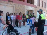 Los usuarios de la asociación Alzheimer Lorca participan en un taller de seguridad vial organizado por el Ayuntamiento de Lorca