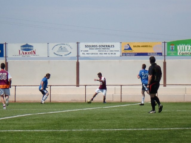 El equipo Águilas goleó al equipo Diseños Javi por 9-2, en la trigésimo quinta jornada de la liga de fútbol aficionado Juega limpio - 3, Foto 3