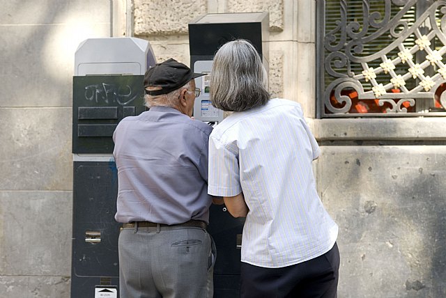 El Ayuntamiento se encarga desde hoy de la recaudación de la ORA - 3, Foto 3