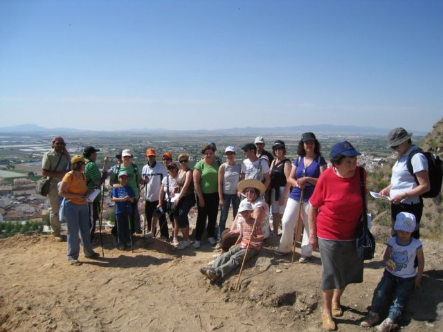 Gran participacin en la Visita Guiada al Yacimiento del Cerro del Castillo, Foto 2