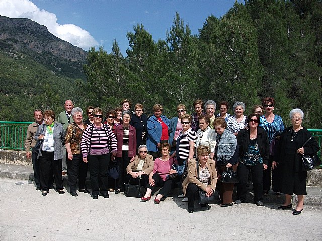 The association Housewives "Three Hail Mary" organize a cultural trip to El Berro, Foto 1
