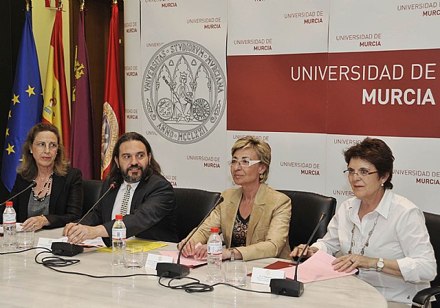 Se clausuró  el programa de alojamiento de universitarios con personas mayores - 2, Foto 2