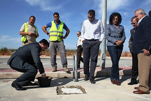 Obras Públicas elimina un punto negro y mejora la seguridad vial y las comunicaciones de la zona industrial de Lorquí - 1, Foto 1