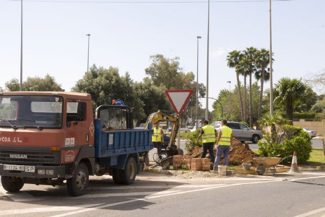 Construyen imbornales en las inmediaciones de la glorieta del Polígono de Santa Ana - 4, Foto 4