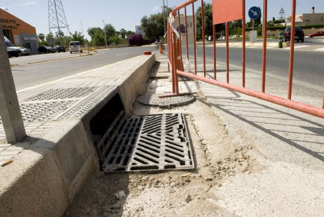 Construyen imbornales en las inmediaciones de la glorieta del Polígono de Santa Ana - 5, Foto 5