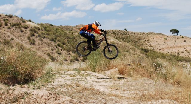 El totanero Jos Snchez Cnovas, campeon de la 2º  prueba del campeonato de España de descenso master 40 - 4