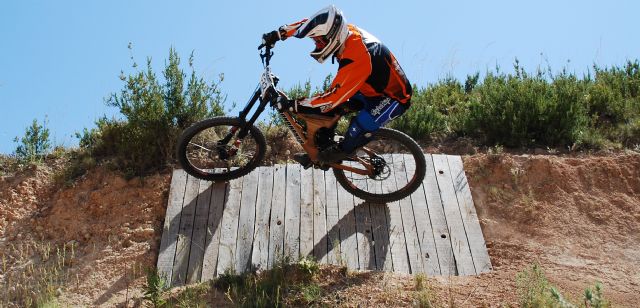 El totanero Jos Snchez Cnovas, campeon de la 2º  prueba del campeonato de España de descenso master 40 - 5