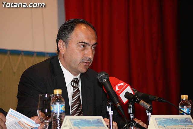 Autoridades municipales inauguran la jornada 