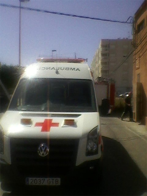 Un herido grave al sufrir una descarga eléctrica en un transformador en Águilas - 1, Foto 1