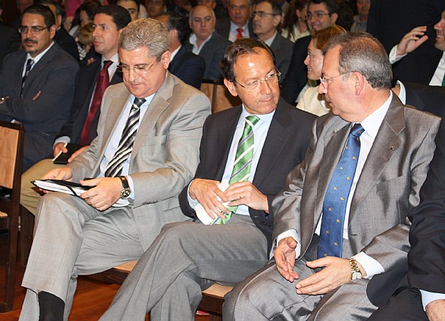 El Alcalde expresa su reconocimiento al esfuerzo y sacrificio de los empresarios de construcción para afrontar la crisis - 1, Foto 1