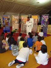 Cientos de escolares visitan en San Javier la Semana de la Ciencia