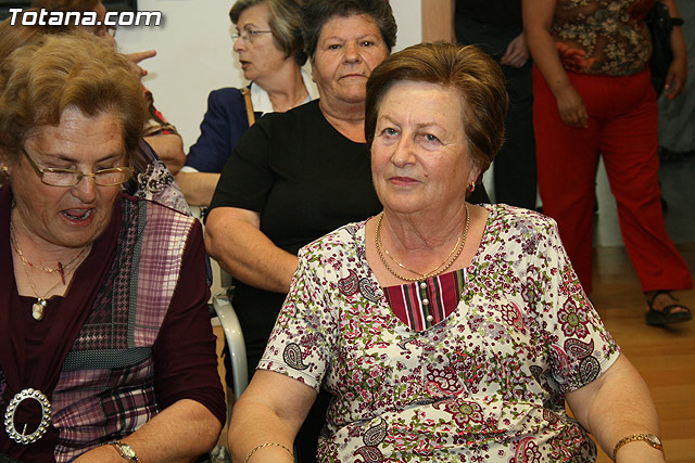 Ms de 200 usuarios del Centro Municipal de Personas Mayores de la localidad reciben los diplomas - 2