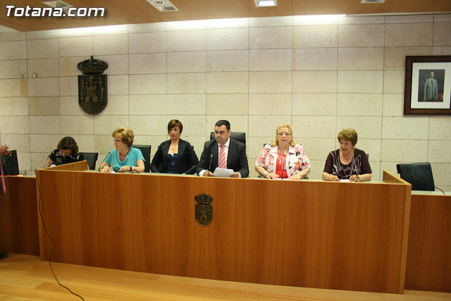 Ms de 200 usuarios del Centro Municipal de Personas Mayores de la localidad reciben los diplomas - 12