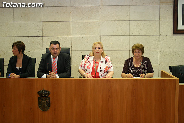 Ms de 200 usuarios del Centro Municipal de Personas Mayores de la localidad reciben los diplomas - 14