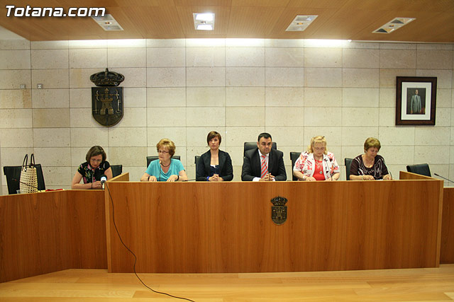 Ms de 200 usuarios del Centro Municipal de Personas Mayores de la localidad reciben los diplomas - 16