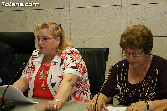 Ms de 200 usuarios del Centro Municipal de Personas Mayores de la localidad reciben los diplomas - 19