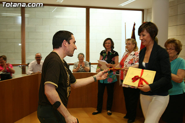 Ms de 200 usuarios del Centro Municipal de Personas Mayores de la localidad reciben los diplomas - 28