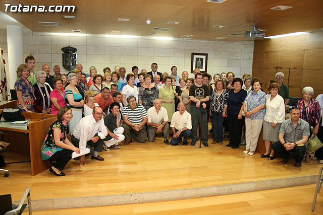 Ms de 200 usuarios del Centro Municipal de Personas Mayores de la localidad reciben los diplomas - 44