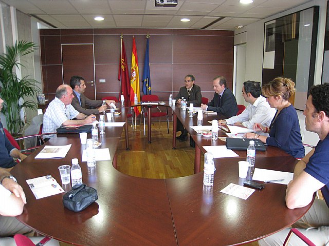 Empleo pone en marcha la campaña para sensibilizar sobre los riesgos derivados de las altas temperaturas - 2, Foto 2