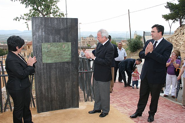 Los vecinos de Pliego disponen de un nuevo espacio lúdico con un auditorio al aire libre, un jardín botánico, pistas deportivas y un mirador - 2, Foto 2
