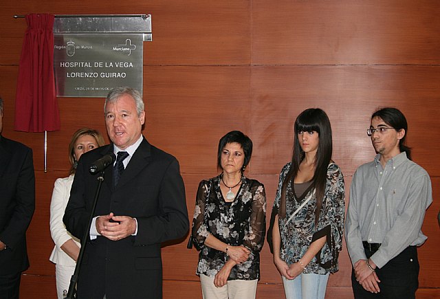 Valcárcel destaca el compromiso y la vocación del doctor Lorenzo Guirao - 1, Foto 1