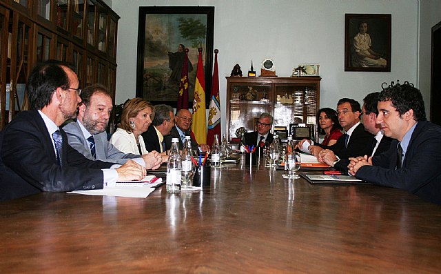 El jefe del Ejecutivo regional, Ramón Luis Valcárcel, presidió en Cieza la reunión del Consejo de Gobierno, Foto 1