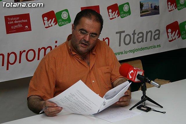 IU: El Ayuntamiento de Totana, con una deuda superior a los 100 millones de euros, amplía la plantilla, Foto 1