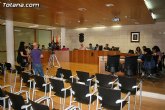 El ayuntamiento muestra su rechazo a las medidas adoptadas por el Gobierno de la Nación que supongan recortes de las prestaciones y derechos sociales, entre otras