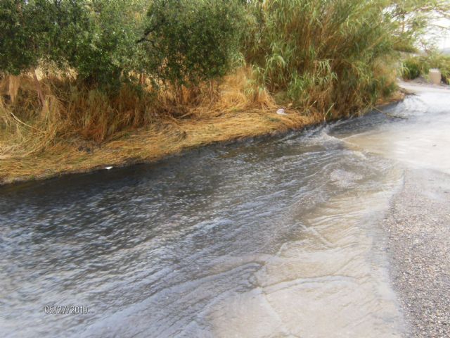 Alertan a la Guardia Civil de un vertido contaminante al cauce de la rambla Alta - 8