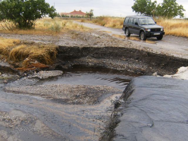 Alertan a la Guardia Civil de un vertido contaminante al cauce de la rambla Alta - 11