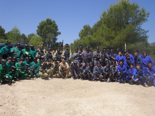 Los jóvenes ilorcitanos disfrutaron de una jornada de paintball en Totana - 1, Foto 1