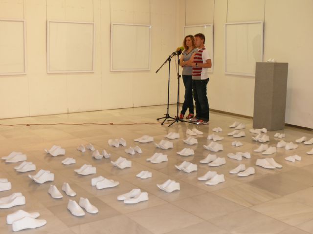 Hasta el 4 de junio se puede ver en Caja Murcia una curiosa exposición bajo el título Horma/Forma/Norma - 2, Foto 2